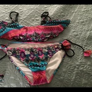 Raisins two piece ruffled bikini